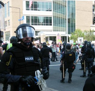 20080901rnc082crowdcontrol.jpg
