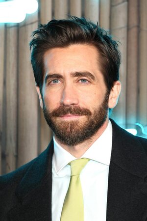 jake-gyllenhaal-attends-roadhouse-new-78654852-e1717669380145.jpg