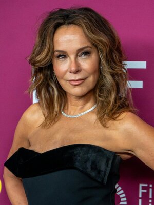 Jennifer_Grey_at_the_2024_New_York_Film_Festival_2_(cropped).jpg