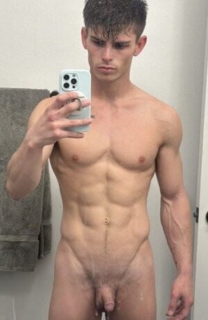 sexy-nude-mirror-boy-463x550.jpeg
