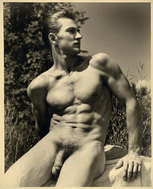 vintage_naked_g-8360.jpg