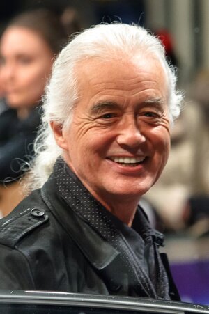 Jimmy_Page_at_the_Echo_music_award_2013.jpg