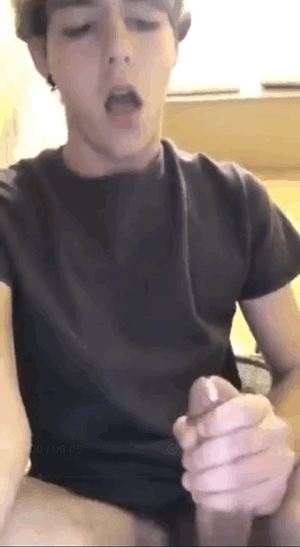 8E0D08C1-ED69-4916-B84E-93B2452E3538.gif