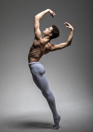clip-male-ballet-dancer-37-2.jpg