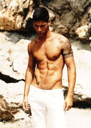 beach-white pants (01).jpg