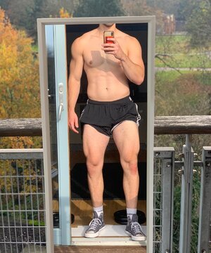 Austin Martin 127700453.jpg