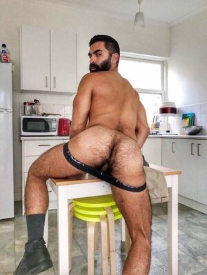 hairyass478_1000.jpg