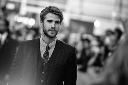 Liam Hemsworth 488263128..jpg