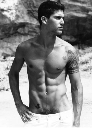 beach-white pants bw (01).jpg