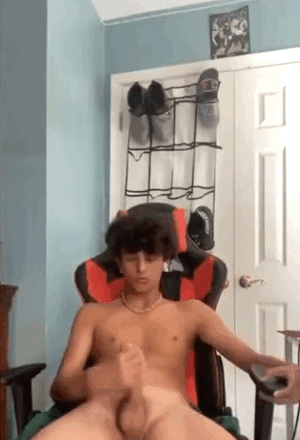 7B2AC798-0CE4-4C48-873B-8FAC5E0DDA86.gif