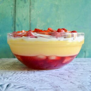 strawberry-trifle-.jpeg