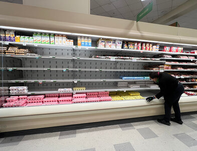 spread-of-bird-flu-brings-shortages-and-higher-prices-for-eggs-in-the-us.jpg