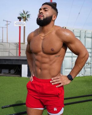 red shorts 328371134.jpg