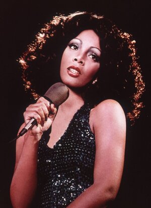 donna_summer1_custom-f5fe42b26ad2ab66dc4f38989245299983edf99f.jpg