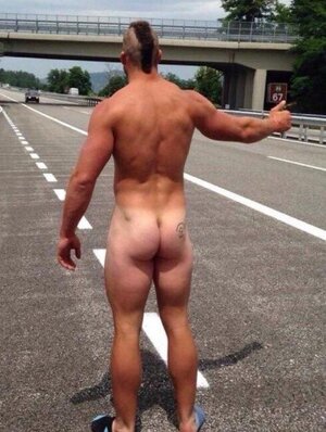 aussie-blokes-public-nude-576x1024.jpg