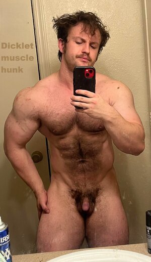 Dicklet muscle hunk 02.jpg