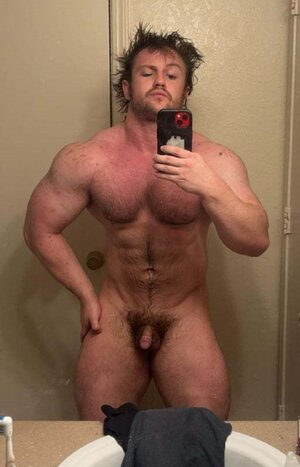 Dicklet muscle hunk 05.jpg