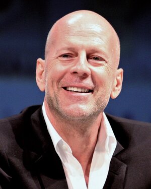 800px-Bruce_Willis_by_Gage_Skidmore.jpg