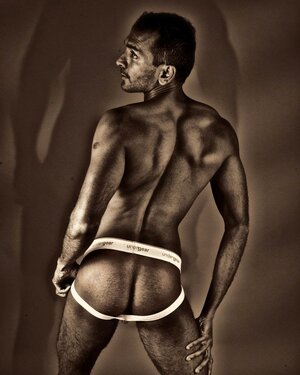 Theo Kumar R29vZ2xlAVvXsEho6lMo0uA8El.jpg