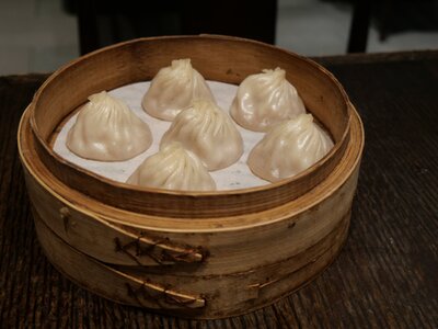 A_Xiaolongbao_from_The_Modern_Shanghai.jpg