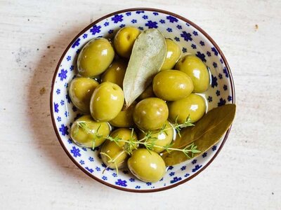 olives-732x549-thumbnail.jpg
