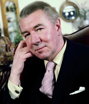 Sir_Michael_Redgrave_portrait.jpg