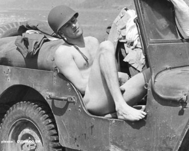ww2-naked-soldier-no-uniform-768x614.jpg