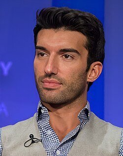 Justin_Baldoni_at_2015_PaleyFest_(cropped).jpg