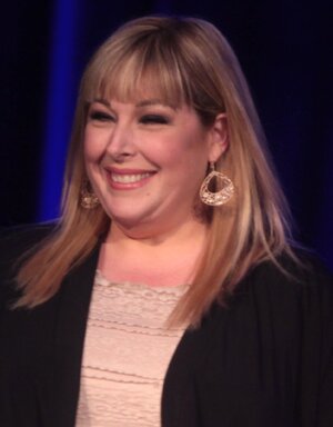 Carnie_Wilson_Oct_2014_(cropped).jpg