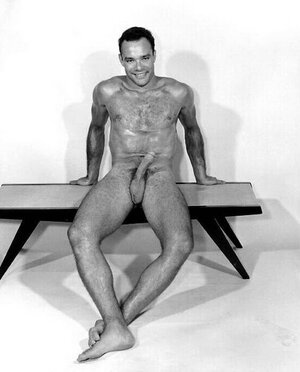 The-Low-Hanging-Balls-Of-Vintage-Hunk-Art-Ullrich-6.jpg