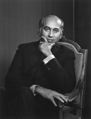 Yousuf-Karsh-Zulfikar-Ali-Bhutto-1989-1508x1960.jpg