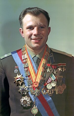 Yuri_Gagarin_with_awards_(2).jpg
