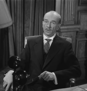 Ian_Wolfe_in_Dressed_to_Kill_(1946).png