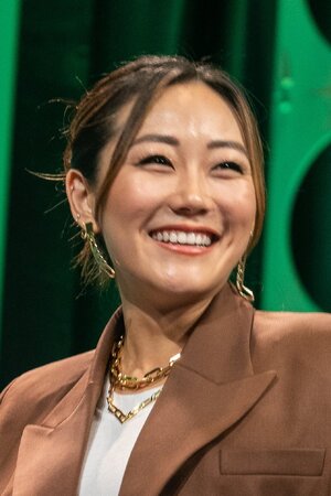 Karen_Fukuhara_(51959117135)_(cropped).jpg