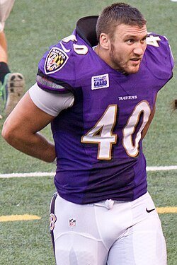 Kyle_Juszczyk_Ravens_stadium_Practice_2013.jpg
