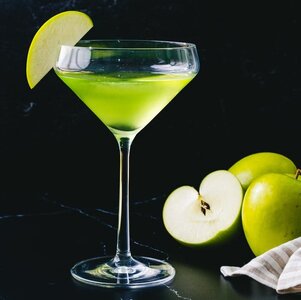 Apple-Martini-Appletini-001s.jpg