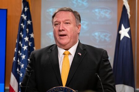 Pompeo-e192f636-8dec-44ae-b90d-5286f06b00df-EPA_epaselect_USA_POMPEO_RUSSIA_TREATY.JPG