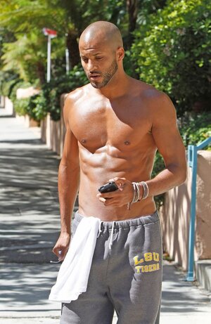 Ricky Whittle.jpg