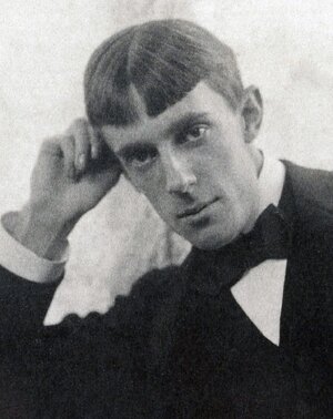 Aubrey_Beardsley_by_Frederick_Hollyer,_1893_(cropped).jpg