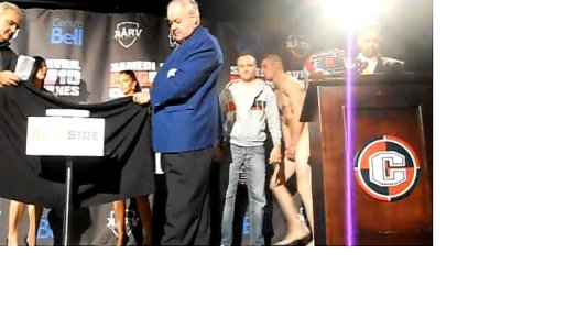 naked Seth Baczyński2.jpg