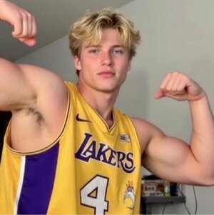 Screenshot_20250518-000008_Samsung Internet.jpg