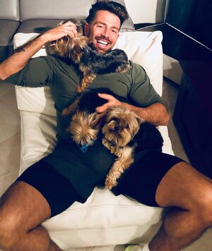 Federico Diaz with stepchildren 28872458.jpg