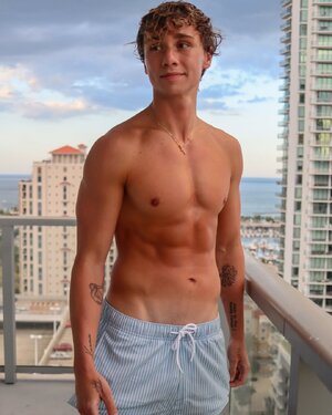 Got nominated a few times for the ice bucket challenge and decided to give it a go! When I hea...jpg