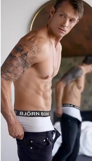 JoelKinnaman13.jpg