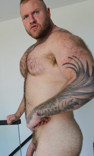 hairy-chested hunk 01.jpg