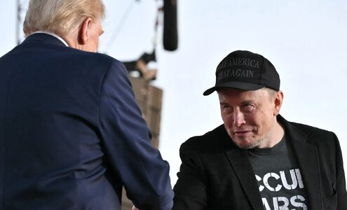 Moron and monkeyman w1840_r1.778_fpx47_fpy21.jpg