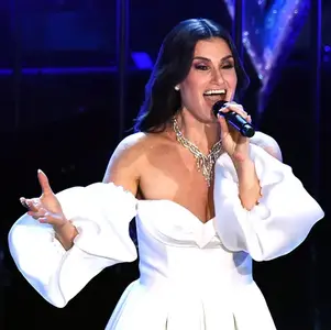 idina-menzel.rsquare.w400.webp