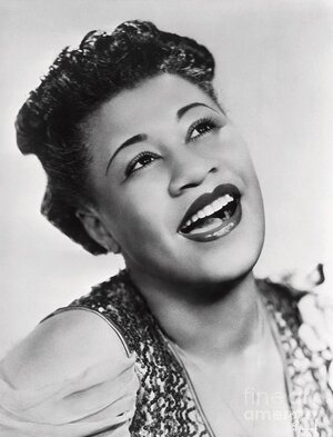 ella-fitzgerald-singing-bettmann.jpg