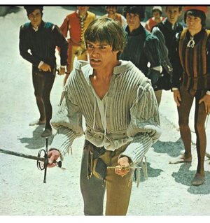 4558ab51fbf3ef3c700f0b41be7b7796--leonard-whiting-romeo-and-juliet.jpg