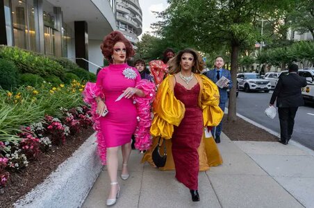 GirlsKennedyCenter-GtPeihnX0AE3ixi.jpg GirlsKennedyCenter-GtPeihnX0AE3ixi.jpg